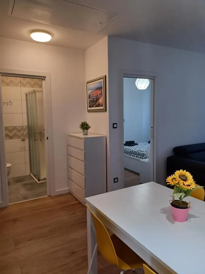 Apartman B & S With A Beautiful Terrace Póla